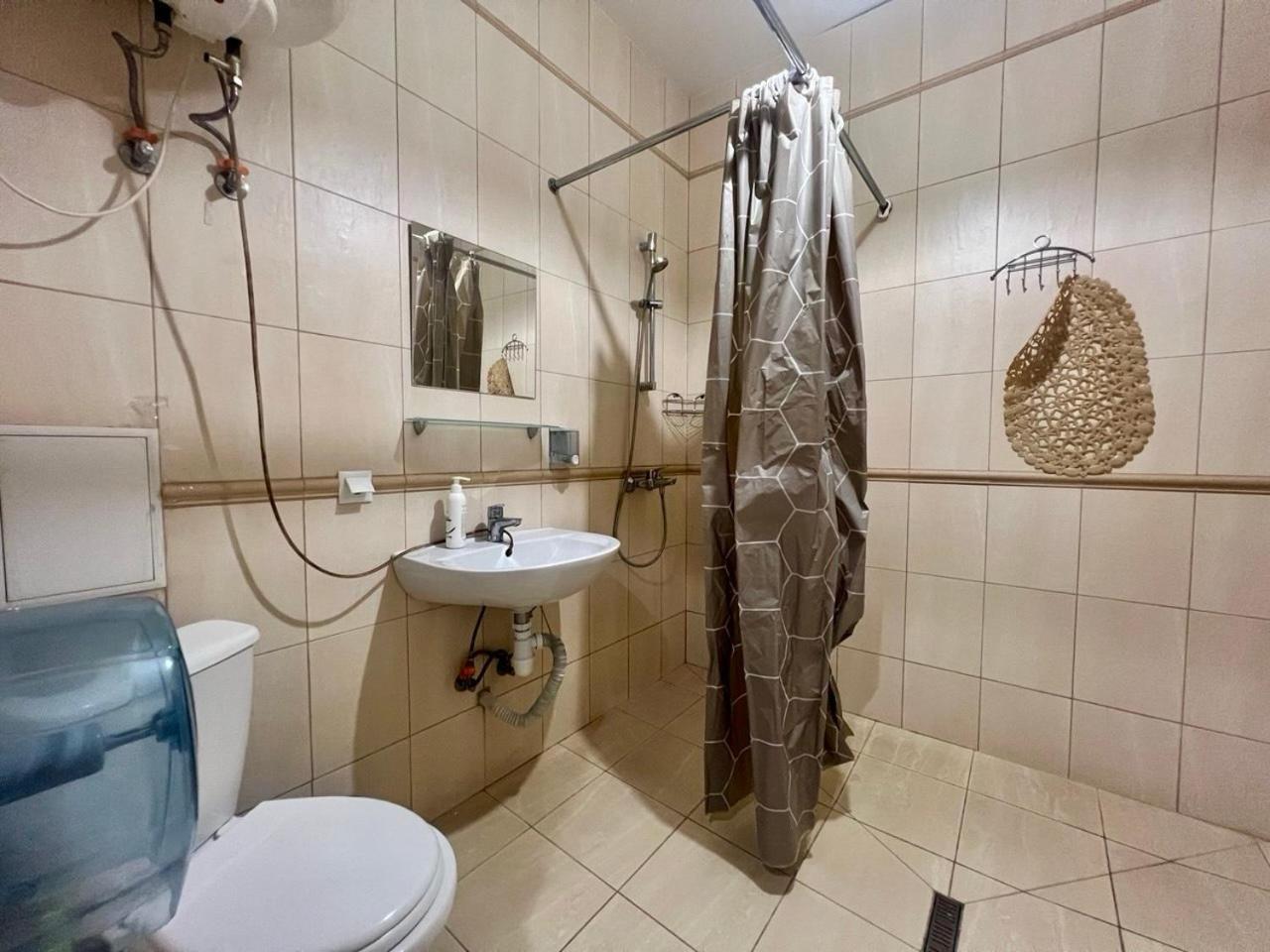 Studio Apartment Metro Pechersk Kyiv Exterior photo